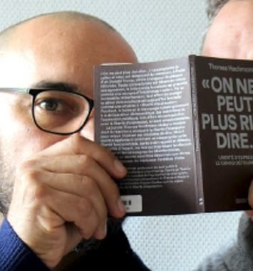 Feu le livre !