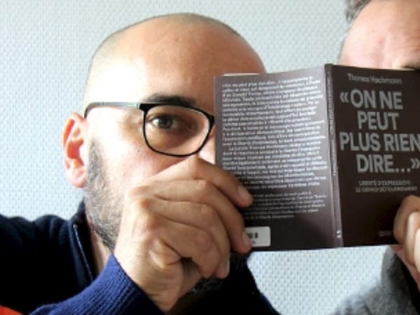 Feu le livre !